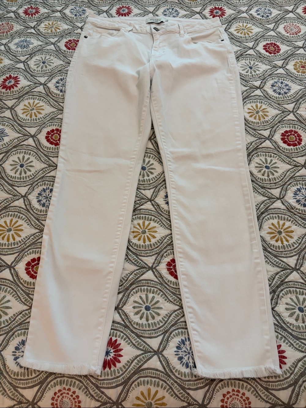Hidden white skinny jeans, size 31.